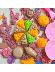 woopie-piasek-kinetyczny-6-kolorow-12-kg-zestaw-restauracja-stolik-z-foremkami (1).jpg